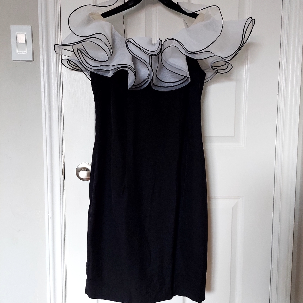 Vintage Chablis Canada 80s Black and White Ruffle Collar Dress Size 7/8